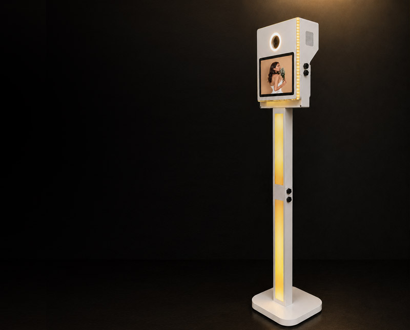 Fotobox in goldener LED-Beleuchtung