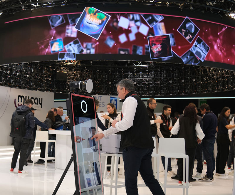 Fotospiegel auf einem Messestand